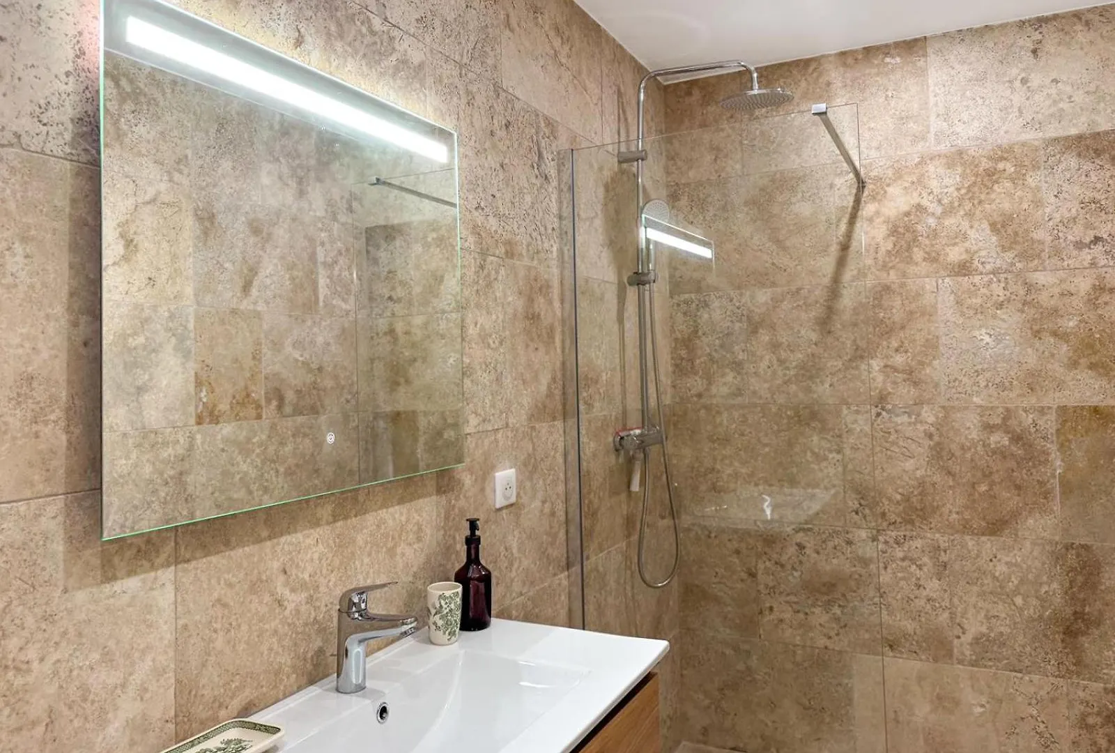 Bel Appartement Renove - Jardin Et Parking - Da Cannes France